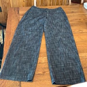 Chico’s tweed black and white pant suit / 2 piece. Mint condition! Like new!